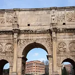 Roma Antica Dalla Finestra Appartamento Colosseo Ohana