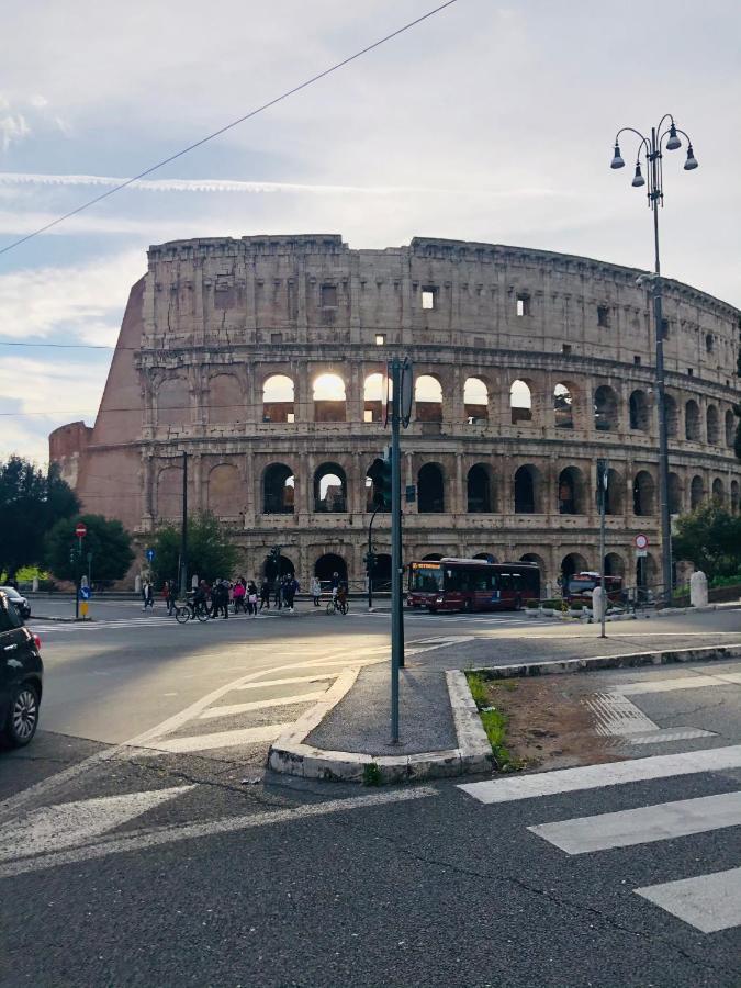 Antica Dalla Finestra Colosseo Ohana